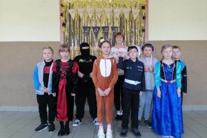 uczniowie klasy trzeciej na balu