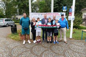 Uczniowie z klasy szóstej biorący udział w biegach.