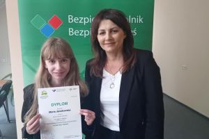 Uczennica klasy piątej, która zajęła piewrsze miejsce w konkursie z KRUSU.
