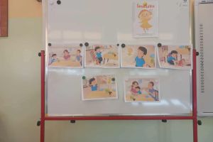 Zadanie projektowe wywieszone na tablicy.