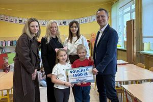 Dzieci dziękują organizatorom.