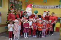 Przedszkolaki podczas świątecznych warsztatów.