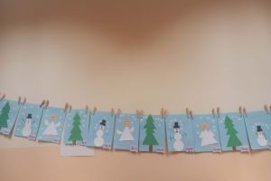 Prace zawierające figury geometryczne w szatni.