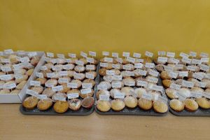 Słodkie babeczki przygotowane przez uczniów.