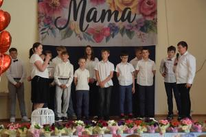 Gminny Dzień Matki w GOK-u w Borowiu.